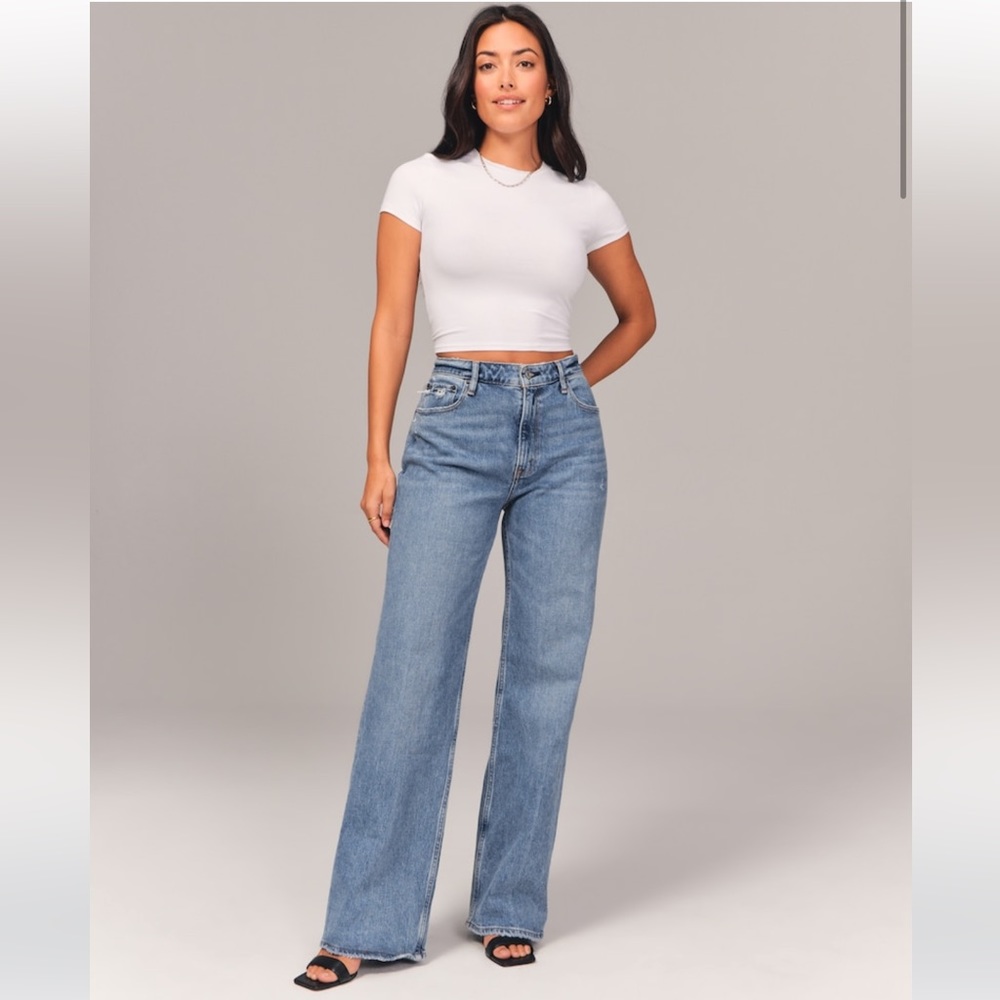 Abercrombie & Fitch Curve Love High Rise 90s Relaxed Jeans